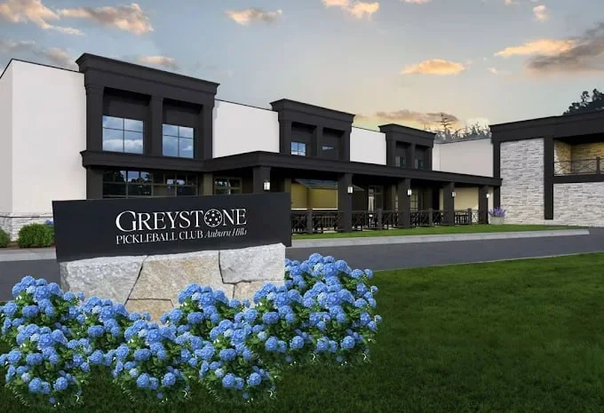 pickleball courts at Greystone Pickleball Club in Auburn Hills, MI