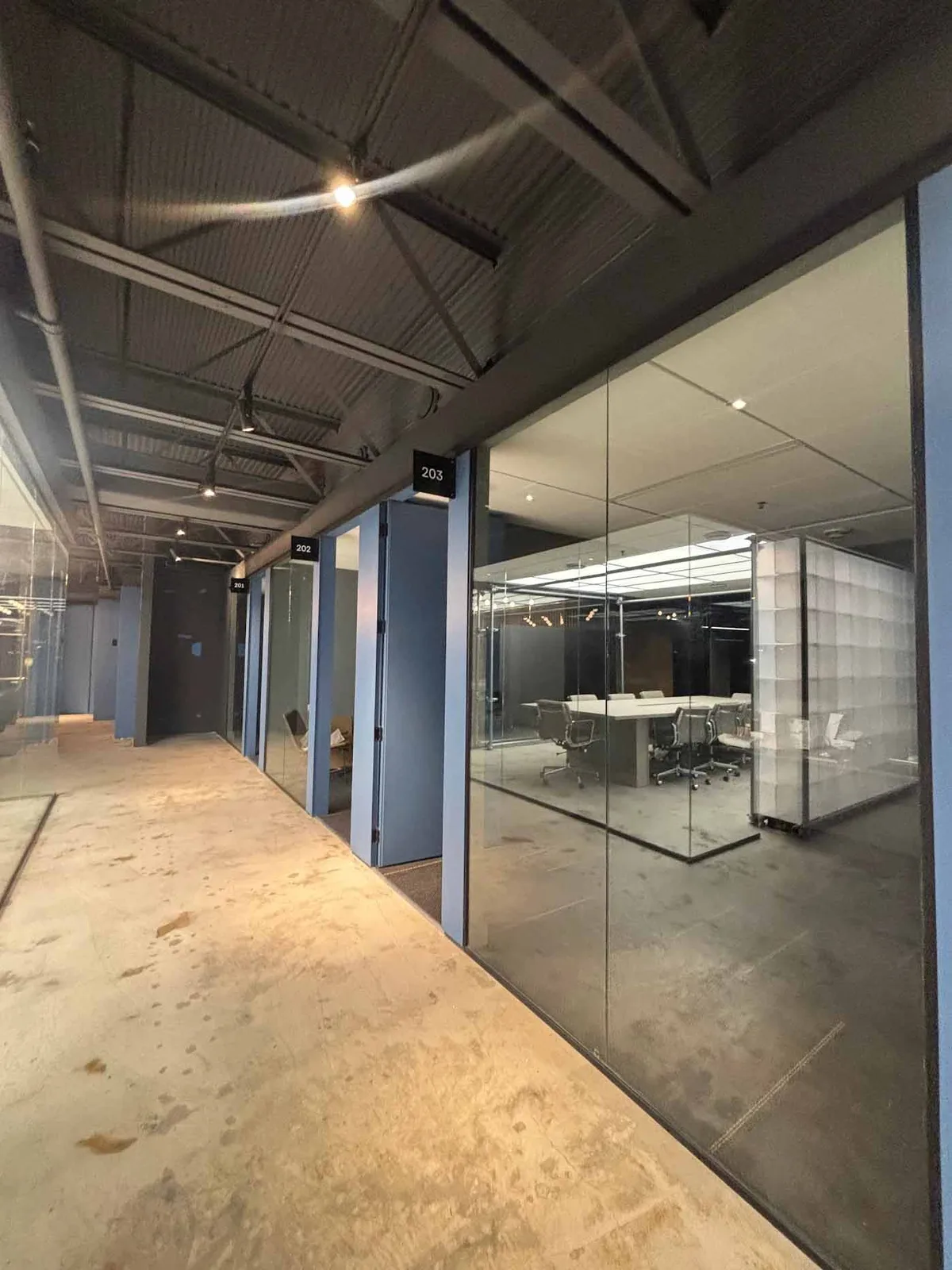 amenities and facilities at AREA centre in Miami, FL