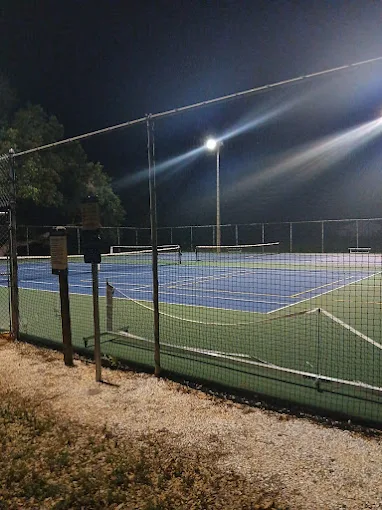 pickleball courts at Fruitville Park in Sarasota, FL