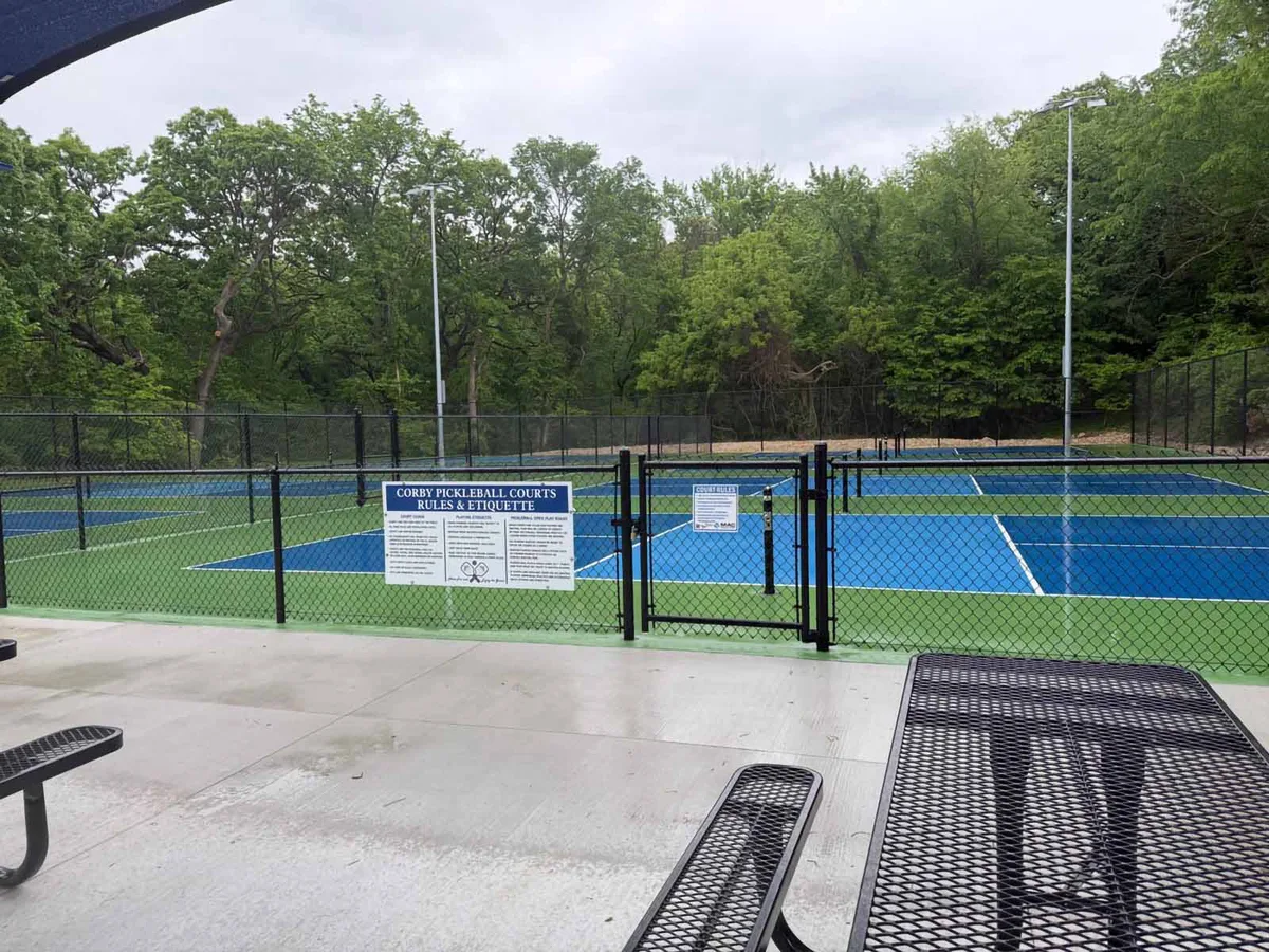 Corby Pickleball Courts โ 8 pickleball courts in St. Joseph, MO, lighted