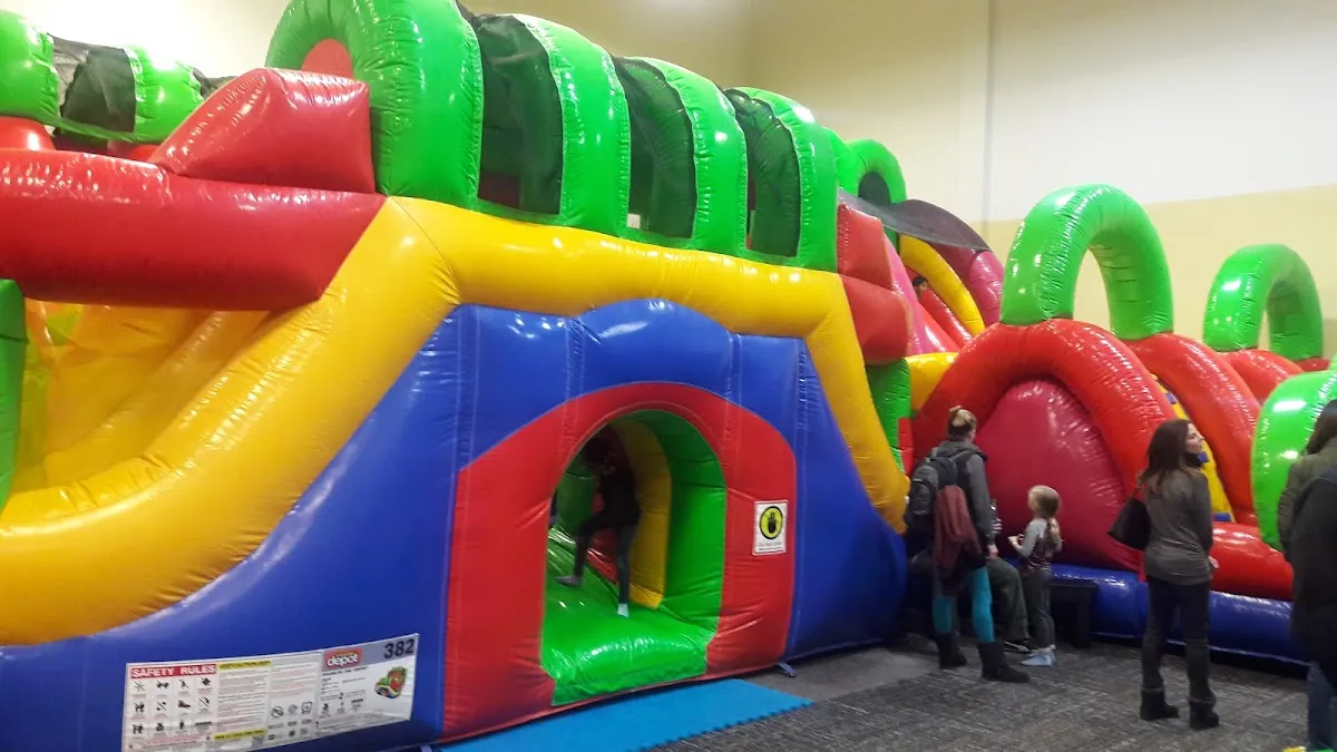 Pickleball Charlotte, Ballantyne โ 8 pickleball courts in Charlotte, NC with indoor play, lighted