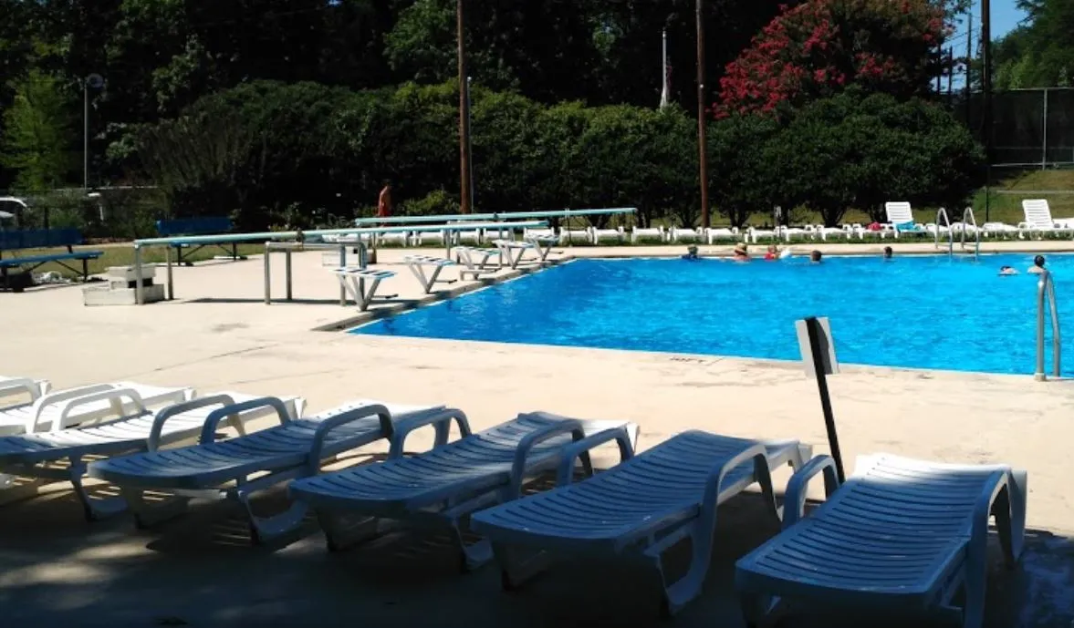 Lawndale swim and tennis club — 10 pickleball courts in Greensboro, NC, lighted