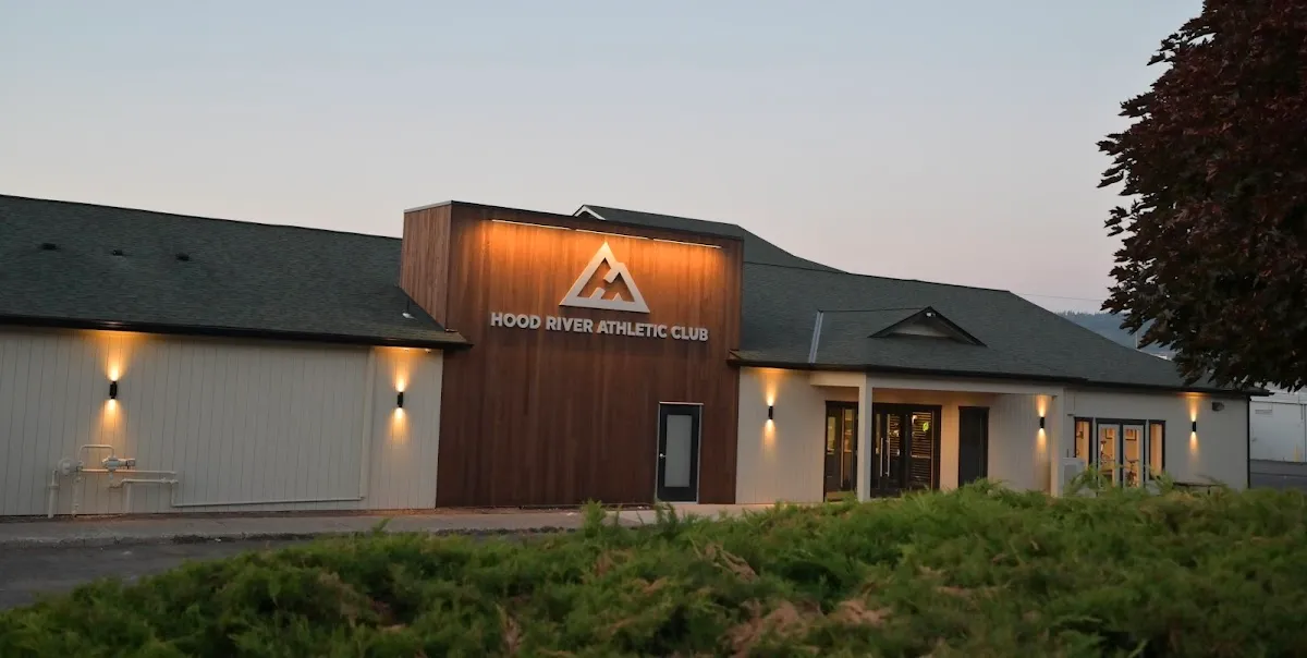 Hood River Sports Club โ 2 pickleball courts in Hood River, OR with indoor play, lighted