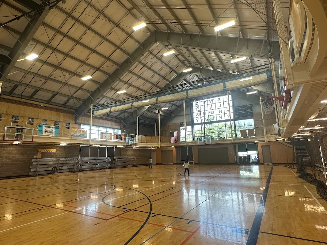 Lincoln City Rec Center โ 3 pickleball courts in Lincoln City, OR with indoor play, lighted