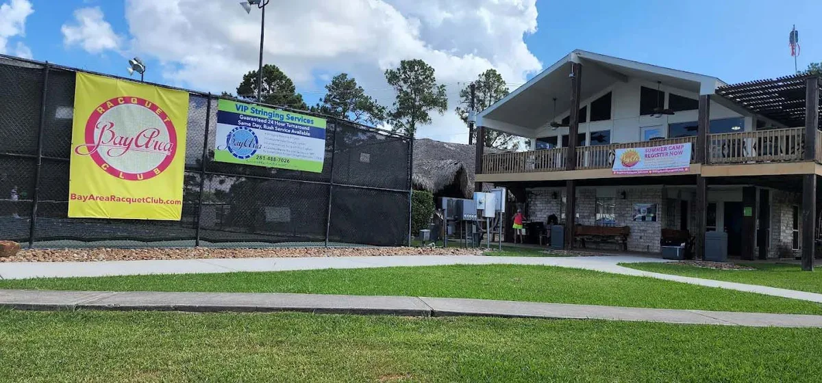 outdoor playing area at Bay Area Racquet Club in Houston, TX