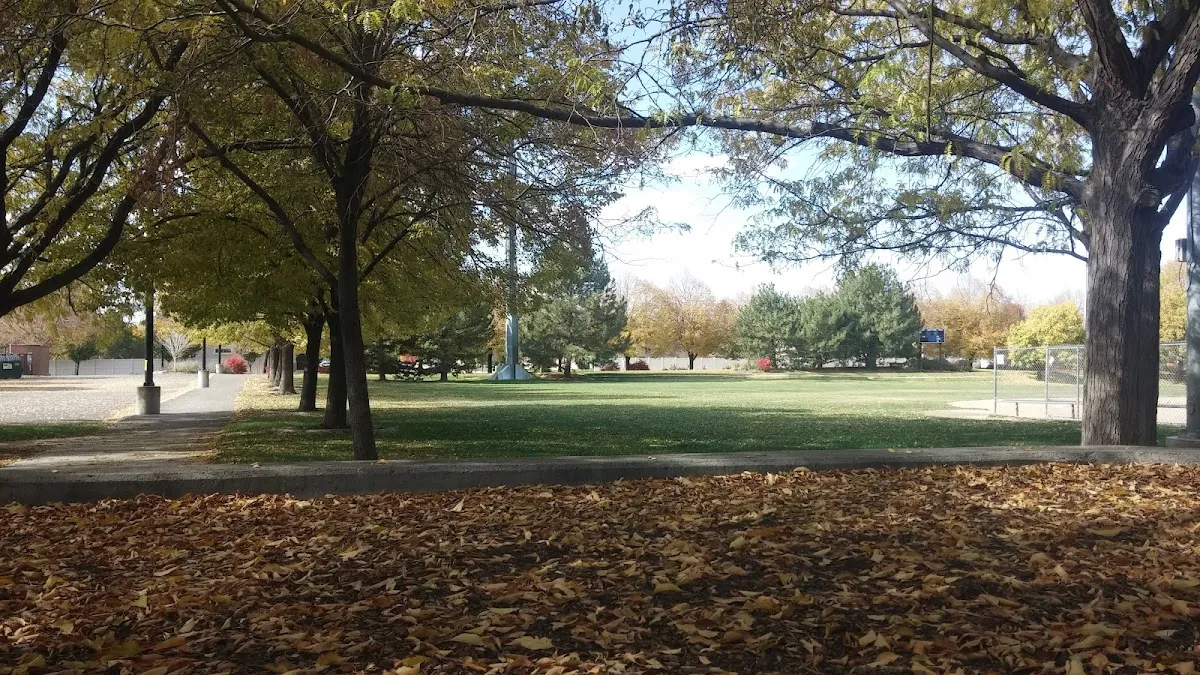 Crescent Park Sandy โ 4 pickleball courts in Sandy, UT with indoor play, lighted