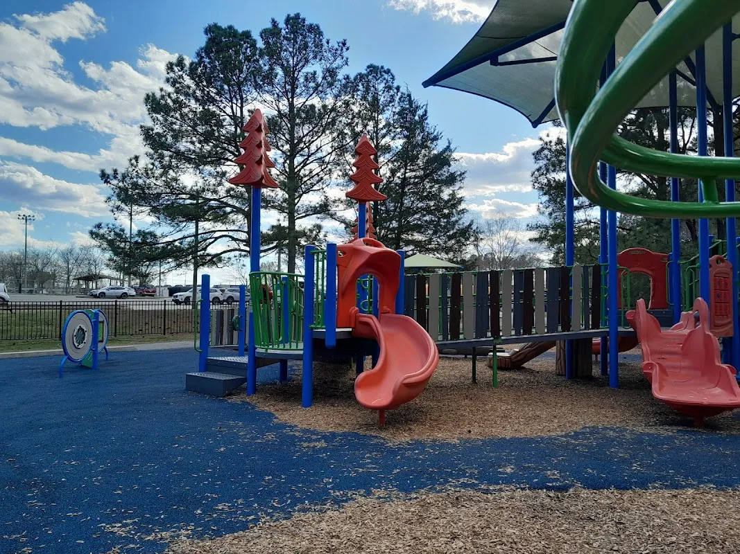 Pouncey Tract Park โ 12 pickleball courts in Glen Allen, VA, lighted