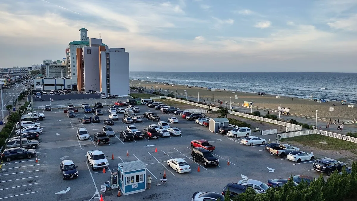 Castillo de Arena — 4 pickleball courts in Los Cabos, VA with indoor play