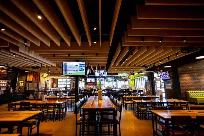 Restaurant and bar at Chicken N Pickle